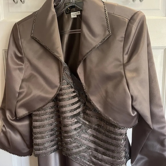 Nischelle Size 14 Taupe formal Mother of the Bride 2 Piece Dress - Picture 2 of 8
